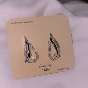 Like New Vintage Sarah Coventry Clip Earrings STUNNING 7692 clip earrings